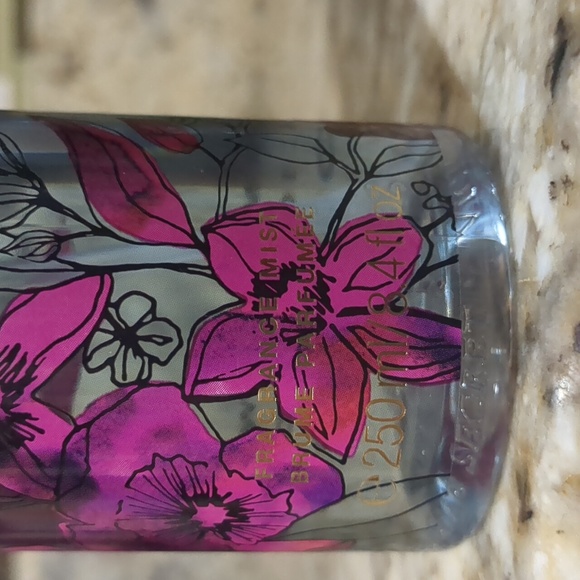 Victoria's Secret Wild Primrose Mist. - Picture 4 of 7